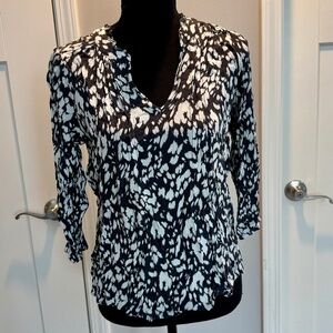 Fun2Fun Summer 3/4 Sleeve Top, Dark Gray/animal print, EUC, M